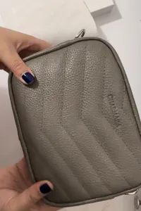 تجریه خرید کیف رودوشی زنانه چرم آرا مدل dj088