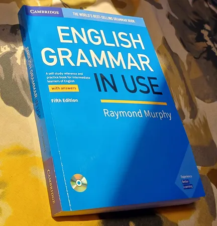 کتاب ENGLISH GRAMMAR IN USE اثر raymond murphy انتشارات رهنما
