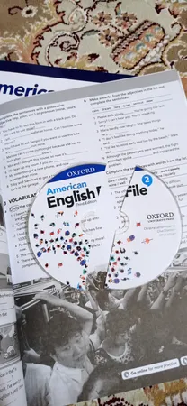 کتاب American English File 2 Third Edition اثر جمعی از نویسندگان انتشارات الوند پویان