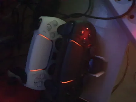 پایه شارژر دسته بازی پلی استیشن 5   مدل CFI-ZDS1