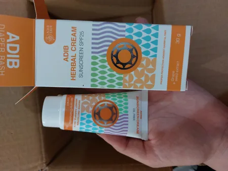 کرم ضدآفتاب ادیب مدل گیاهی، حجم 30 میلی‌لیتر