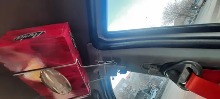 نگهدارنده دستمال کاغذی خودرو طرح فنری