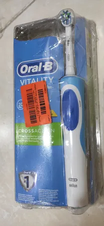 مسواک برقی اورال-بی مدل Vitality Cross Action - D100.413.1
