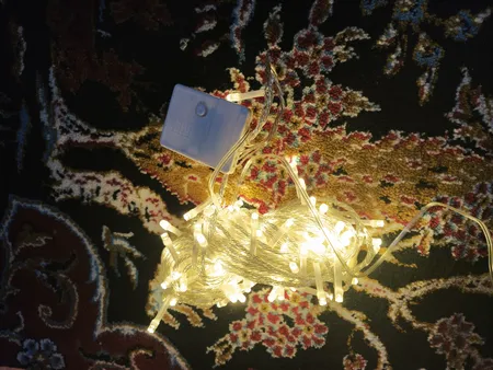 ریسه ال ای دی مدل سوزنی طرح پر طول 10 متری