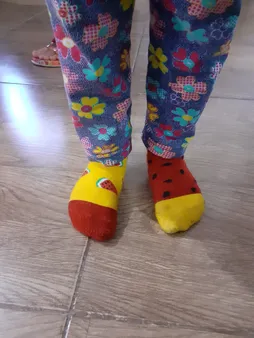 جوراب دخترانه طرح هندوانه