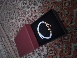 تجریه خرید دستبند طلا عیار 18 زنانه ناریا مدل قلب