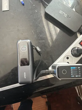 پاوربانک 100 وات انکر مدل A1695 ظرفیت 25000 میلی آمپر ساعت به همراه دو کابل USB-C