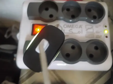 چند راهی برق و محافظ امگا مدل MM2