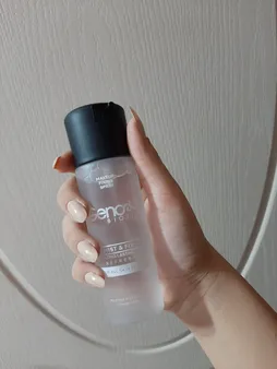 اسپری رطوبت رسان و تثبیت کننده آرایش ژنوبایوتیک مدل MIST & FIX حجم 100 میلی لیتر