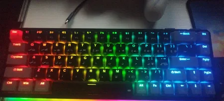 کیبورد گیمینگ فاطر مدل KWR-8000B، مکانیکال سوییچ قرمز، Tenkeyless، نورپردازی RGB