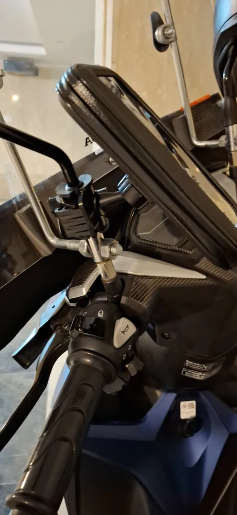 پایه نگه دارنده گوشی موبایل مدل WRB مناسب برای موتور و دوچرخه