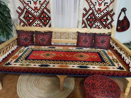 فرش ماشینی ساوین طرح پامچال زمینه سرمه‌ ای کد FSM17