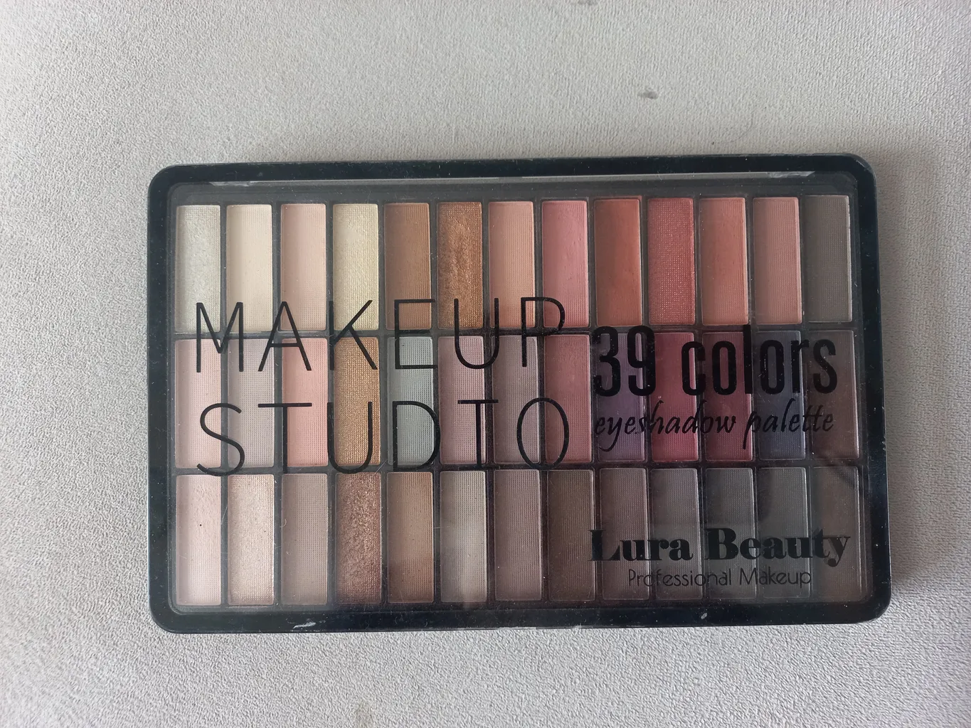 سایه چشم دودو گرل مدل B makeup studio