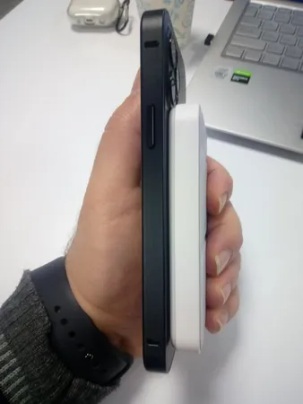 پاوربانک بی سیم انکر مدل 622 ظرفیت 5000 میلی آمپرساعت