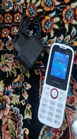 گوشی موبایل هانوفر مدل 8000N ظرفیت 32 مگابایت