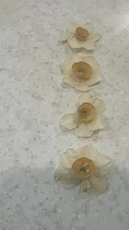 گل خشک مدل رزین اپوکسی نرگس بسته 4 عددی