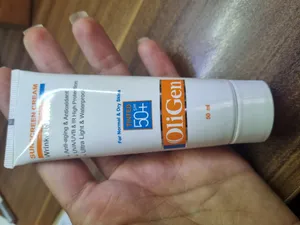 تجریه خرید کرم ضد آفتاب رنگی الی ژن spf 50 مدل 03 مناسب پوست های خشک و حساس حجم 50 میلی لیتر