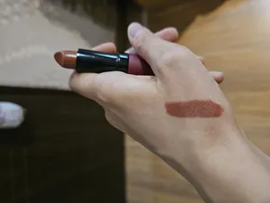 تجریه خرید رژ لب جامد گلدن رز شماره 16