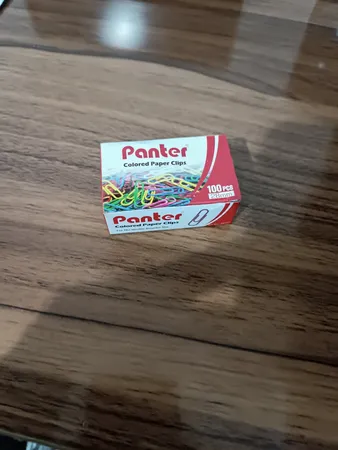 گیره کاغذ پنتر مدل رنگی سایز 28 میلی متر - بسته 100 عددی