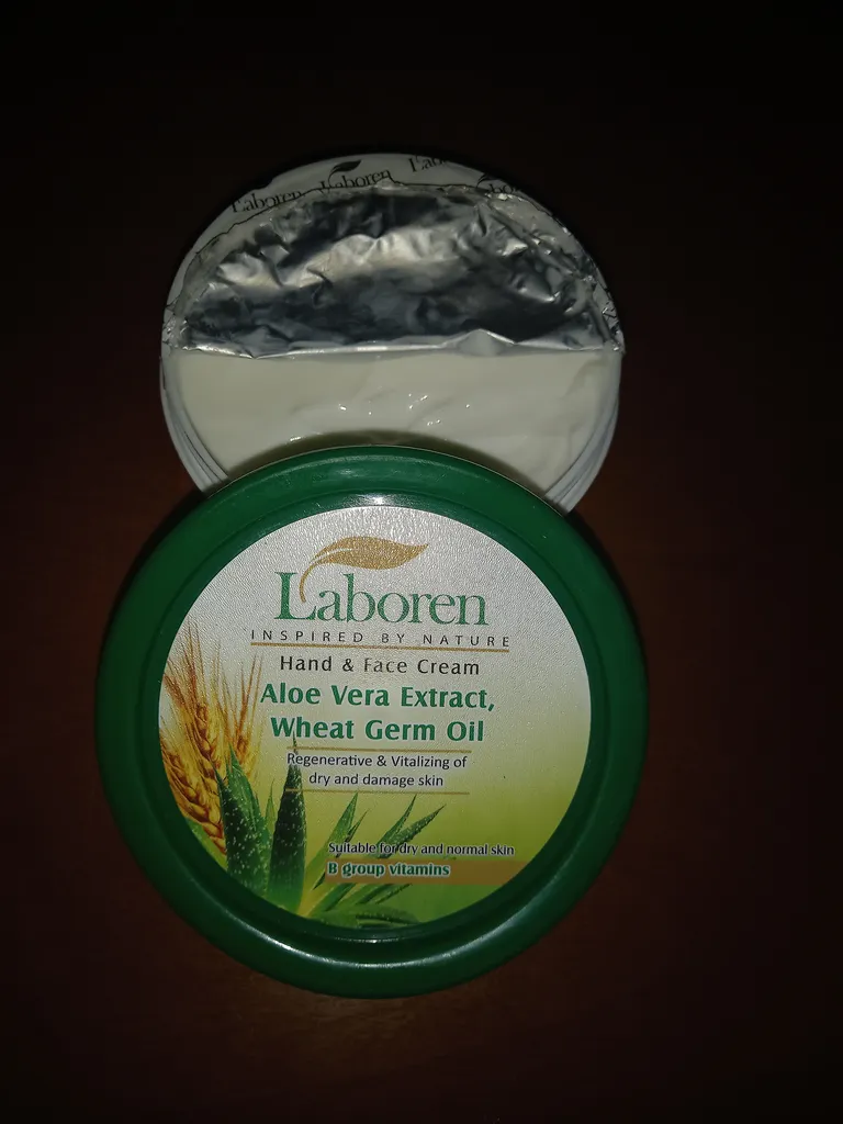 کرم دست و صورت لابورن مدل Aloevera حجم 150 میلی لیتر