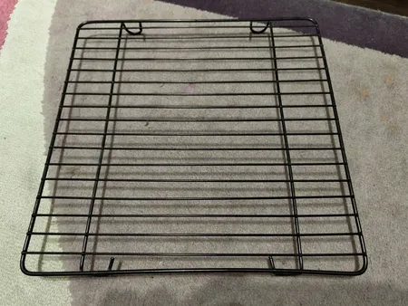 توری خنک کننده شیرینی پزی طرح مربع مدل pe675