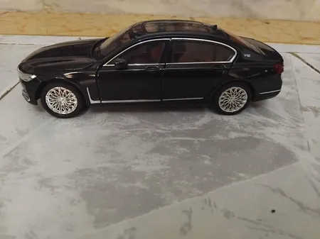 ماشین بازی مدل  BMW 760