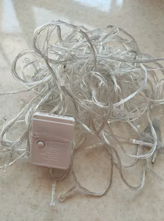 ریسه ال ای دی مدل سوزنی طرح پر طول 10 متری