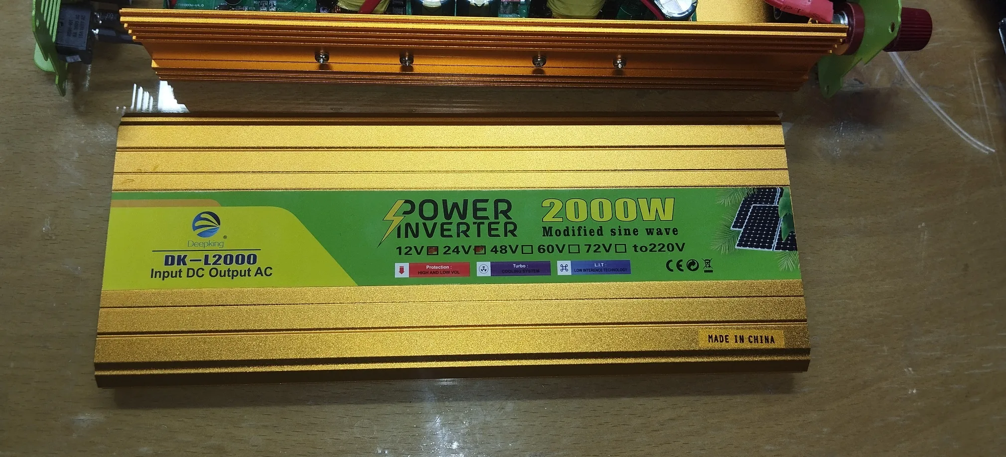مبدل برق خودرو دیپ کینگ مدل -12V-24V-TO-220V -2000W