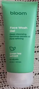 تجریه خرید ژل شستشو صورت بلوم مدل عصاره چای سبز مناسب برای پوست چرب حجم 200 میلی لیتر