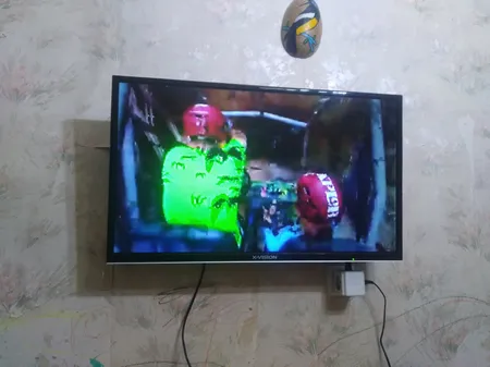 پایه دیواری تلویزیون  مدل T-J300 مناسب تلویزیون های 32 تا 65 اینچ