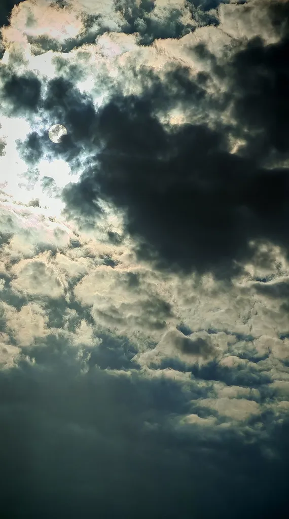 گوشی موبایل آنر مدل 200 دو سیم کارت ظرفیت 256 گیگابایت و رم 12 گیگابایت