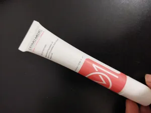 تجریه خرید کرم دور چشم درمومدیک مدل D.M.E.A.R حجم 20 میلی لیتر