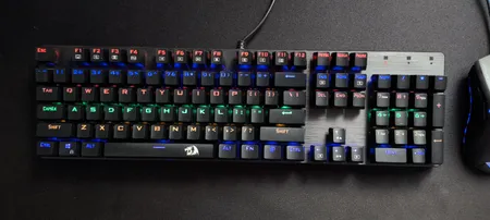 کیبورد گیمینگ ردراگون مدل K208، سوییچ مکانیکال آبی، Full-Size، نورپردازی RGB