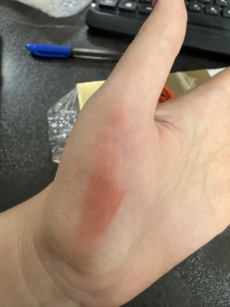 رژ لب جامد سالوته پرو شماره 913