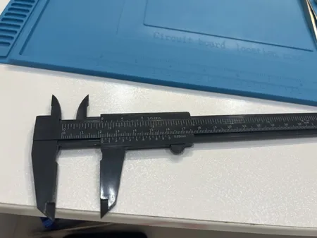 کولیس مدل B150 گستره 0-150 میلی متر