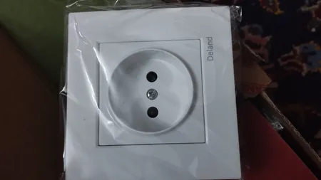 پریز برق محافظ دار دلند مدل آسا بسته 10 عددی