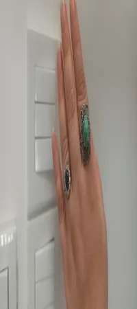 انگشتر نقره زنانه مدل سنگ یاقوت کبود مخراج برلیان کد ۹۱۰۰