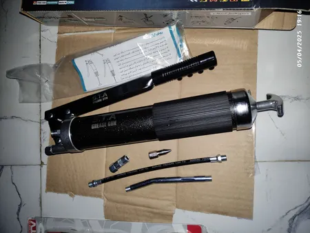 پمپ گریس اس تی ای مدل STA2020402