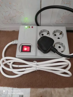 محافظ ولتاژ پارت الکتریک کد 940