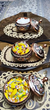 قندان میناکاری مسی طرح  شکم دار درب دار کد 187