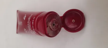 کرم ضدآفتاب و ضدلک رنگی لافارر مدل SPF40-Medium، مناسب پوست‌های خشک و معمولی، حجم 40 میلی‌لیتر