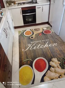 تجریه خرید  فرش ماشینی محتشم طرح به آشپزخانه من خوش آمدید کد 100495 زمینه قهوه ای