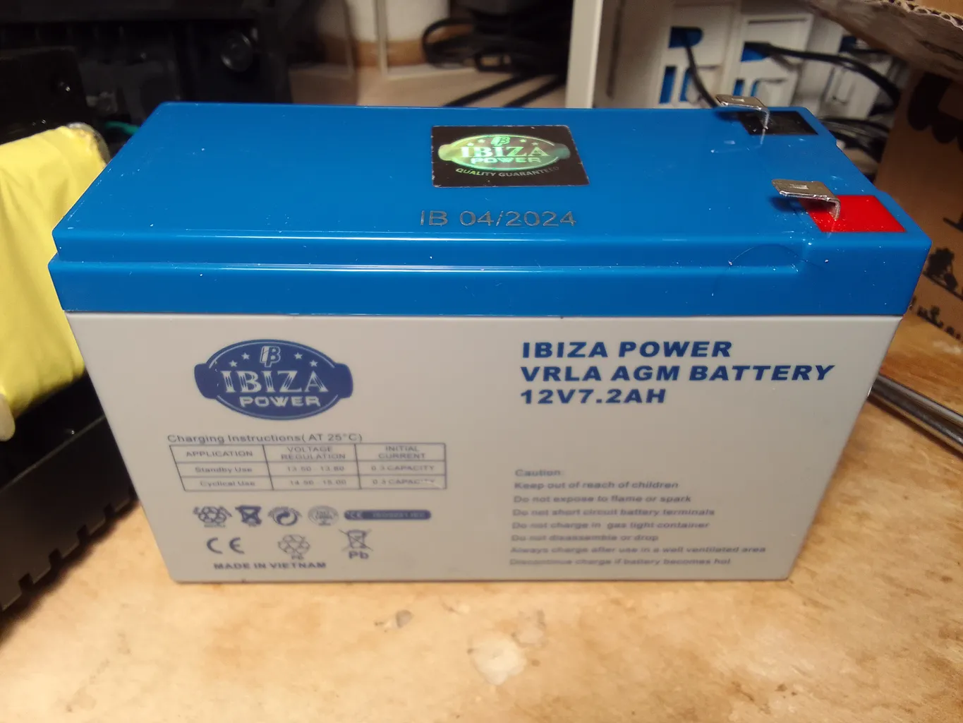 یو پی اس ای پی سی مدل BX650CI ظرفیت 650 ولت آمپر به همراه باطری داخلی