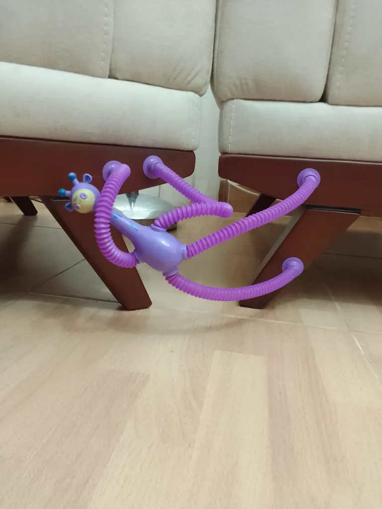 اسباب بازی طرح زرافه مدل Telescopic Suction