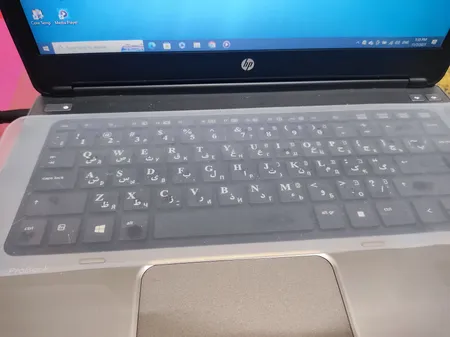 برچسب حروف فارسی کیبورد طرح مات به همراه محافظ کیبورد مناسب برای لپ تاپ 15.6 اینچ