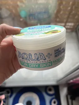 کرم مرطوب‌کننده کامان مدل Oil Pluse حجم 400 میلی‌لیتر