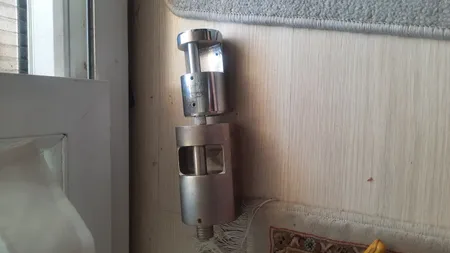 قفل منیر صنعت مدل استوانه ای M110 با 18 ساچمه