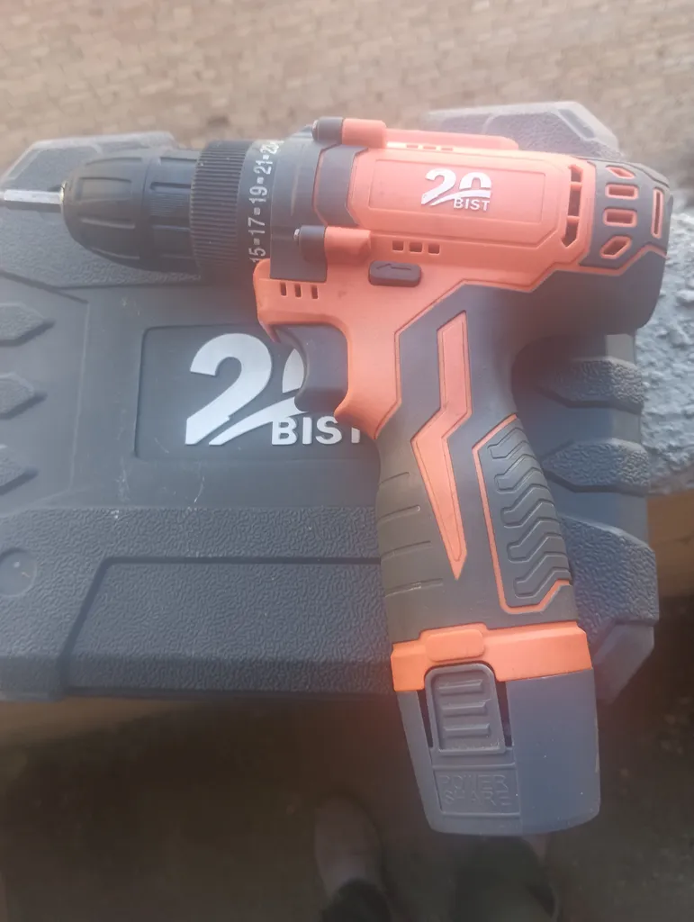 دریل شارژی 12 ولت بیست مدل 12V-CE1 مجموعه 4 عددی