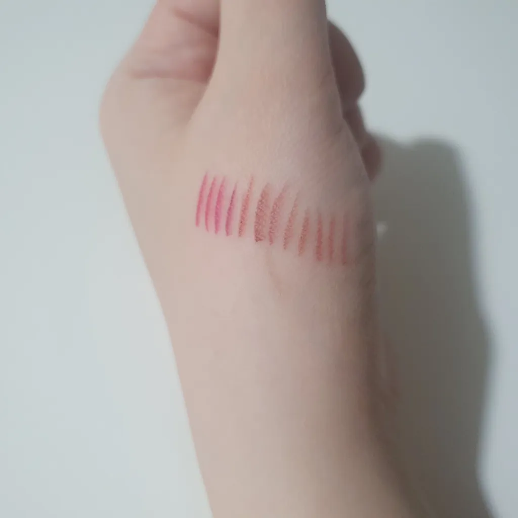 مداد لب دراگون رانی مدل waterproof مجموعه ۱۲ عددی