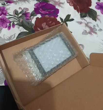 پاوربانک خورشیدی مدل Move ظرفیت 10000 میلی آمپر ساعت